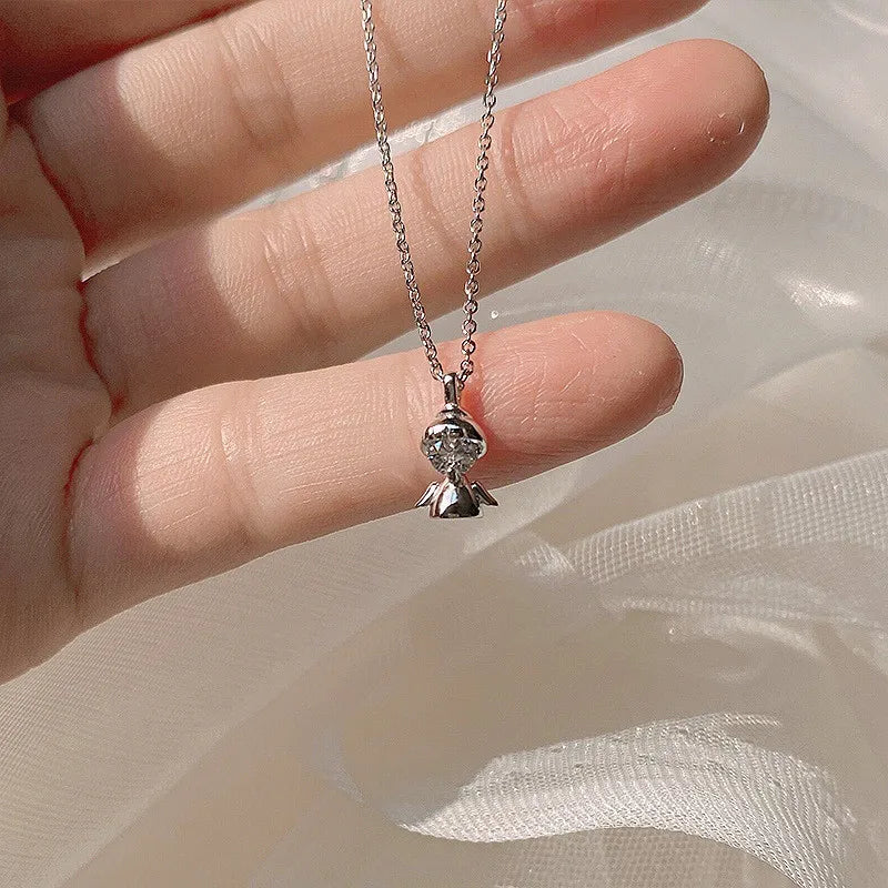 French Vintage Crystal Pendant Necklace⁠
