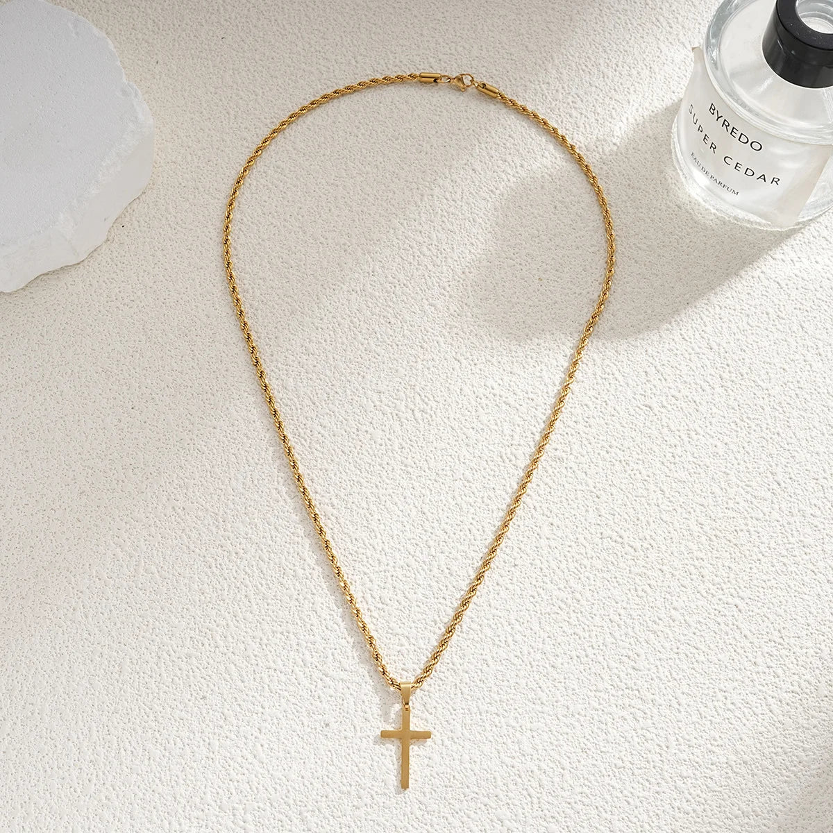 Minimalist Gold Cross Pendant Necklace⁠