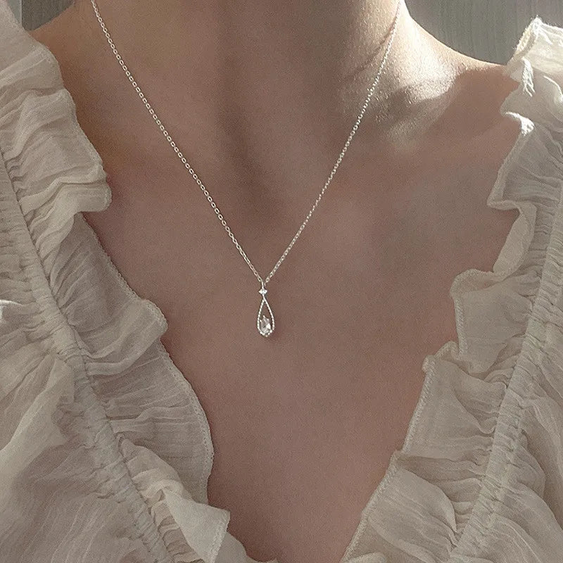 French Vintage Crystal Pendant Necklace⁠